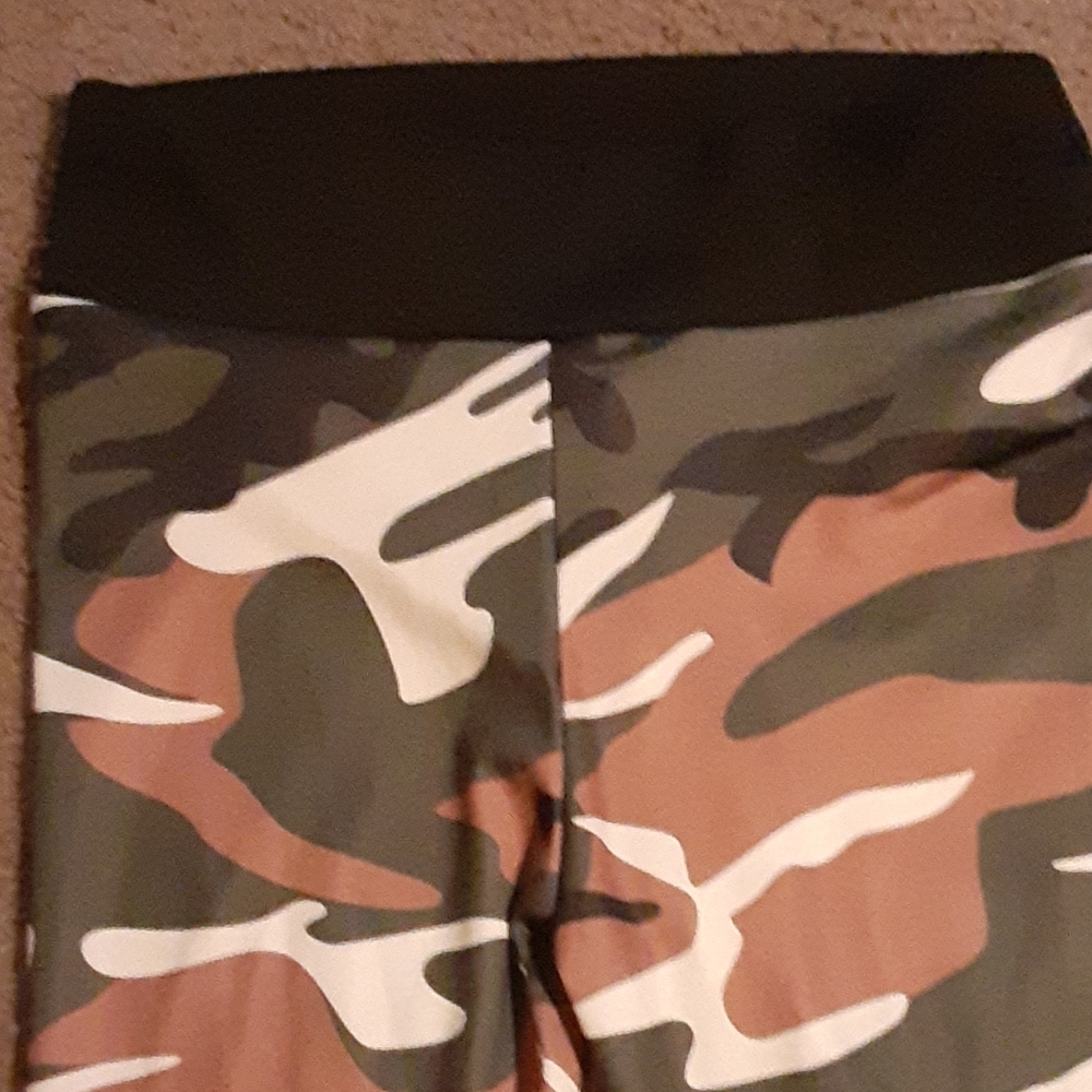 Camo leggings